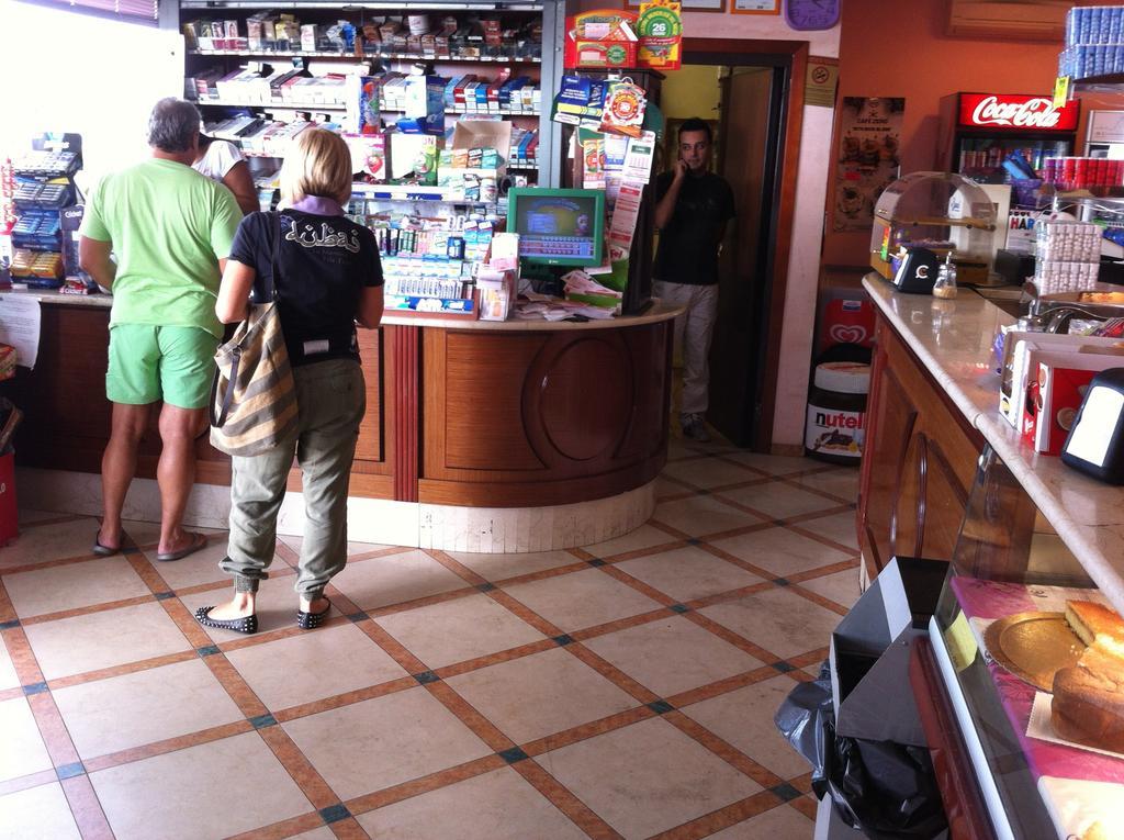 White House Motel Cerveteri Eksteriør billede