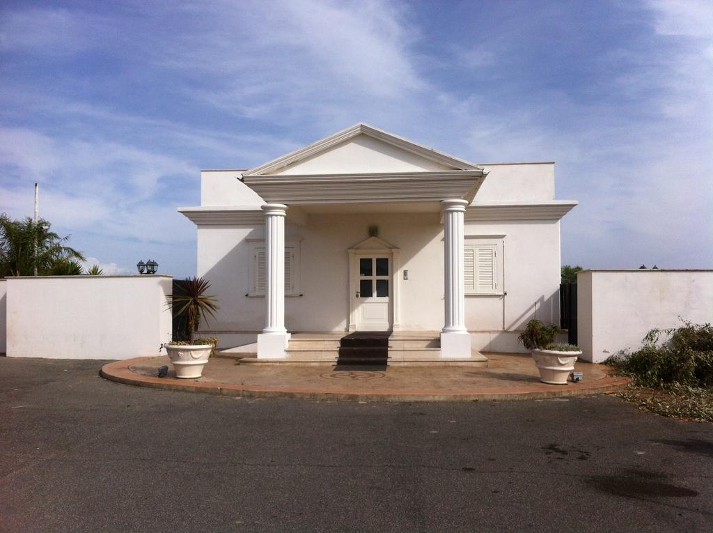 White House Motel Cerveteri Eksteriør billede